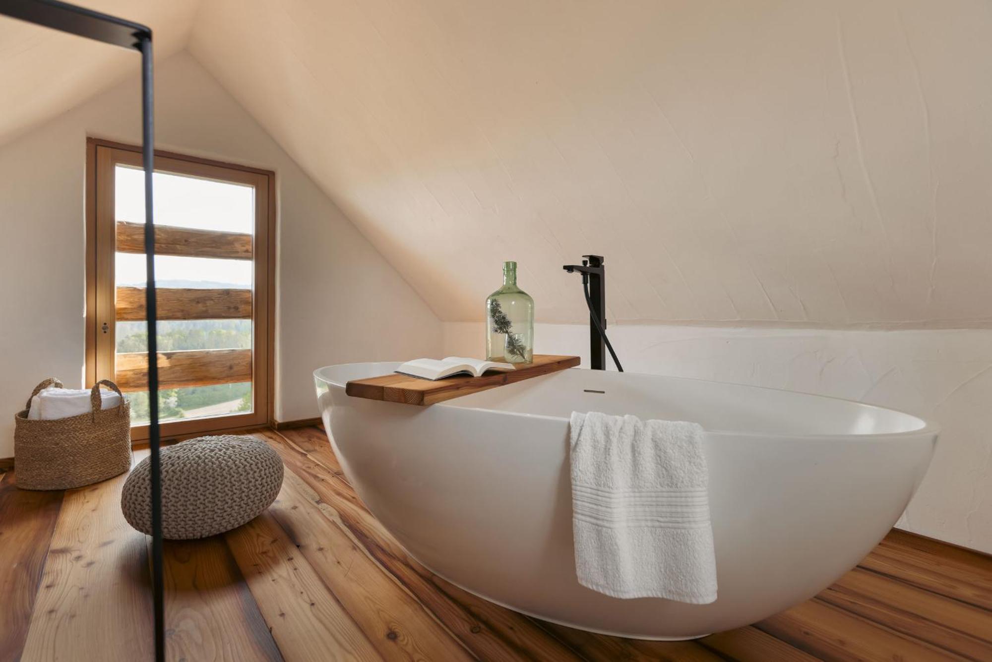 Am Wildbachberg - Luxus Ferienhaeuser Mit Infinitypool, Privatsauna Und Weinkeller دويتشلاندزبرغ المظهر الخارجي الصورة